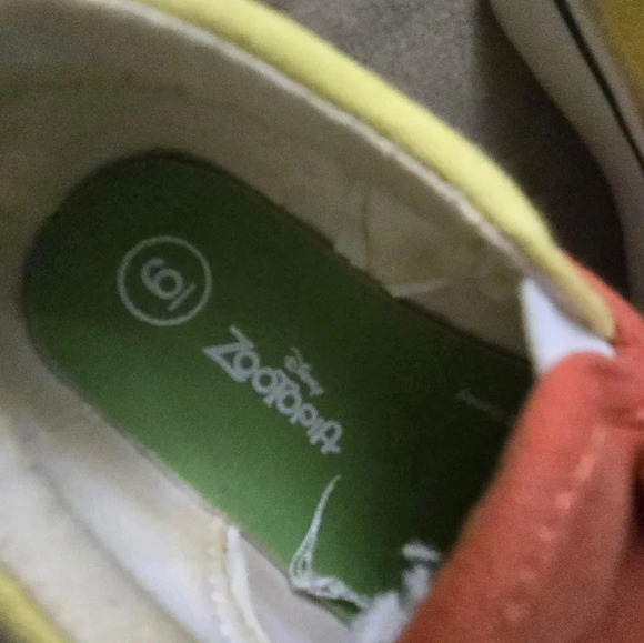 Disney Zootopia Toddler Sneakers - Picture 4 of 4